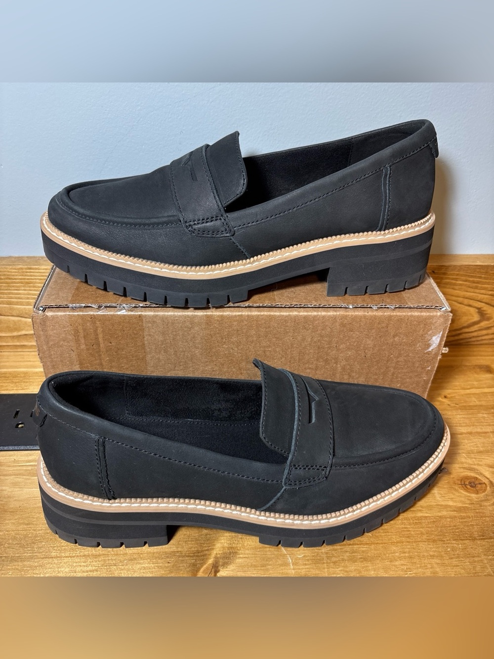 TOMS Women’s Cara Loafer, Black, Size (8.5); Excellent Condition EUC